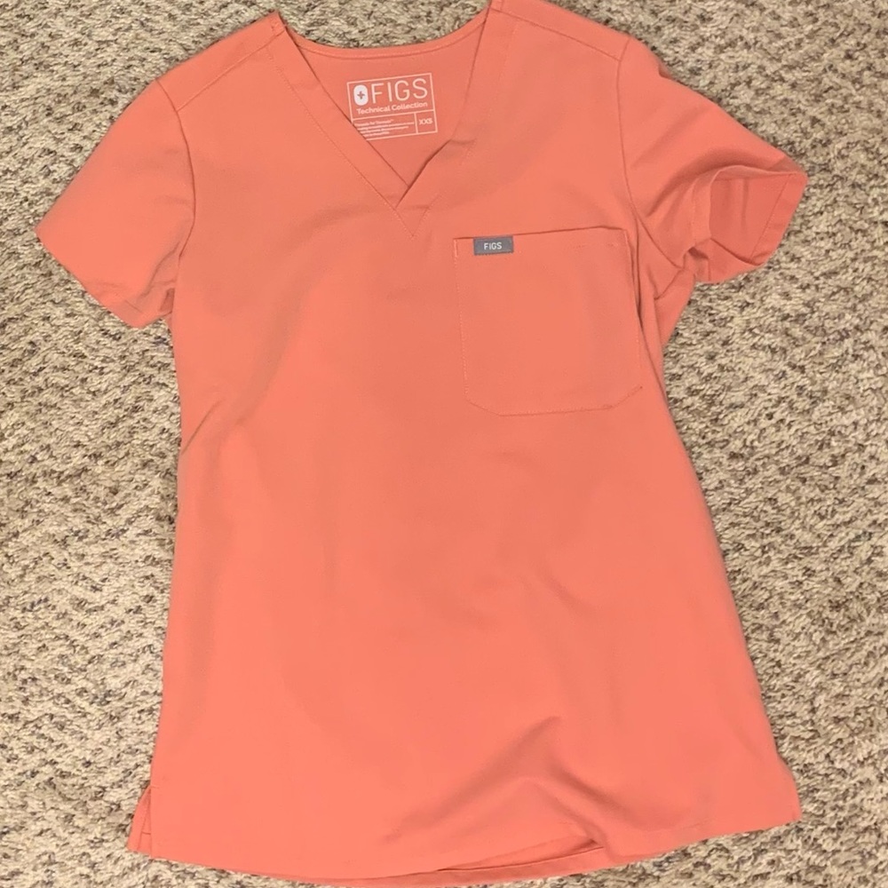 Figs scrub top - coral xxs